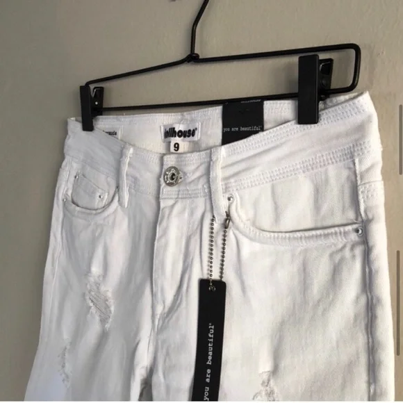 NWT Dollhouse White Bermuda Shorts - Picture 7 of 13